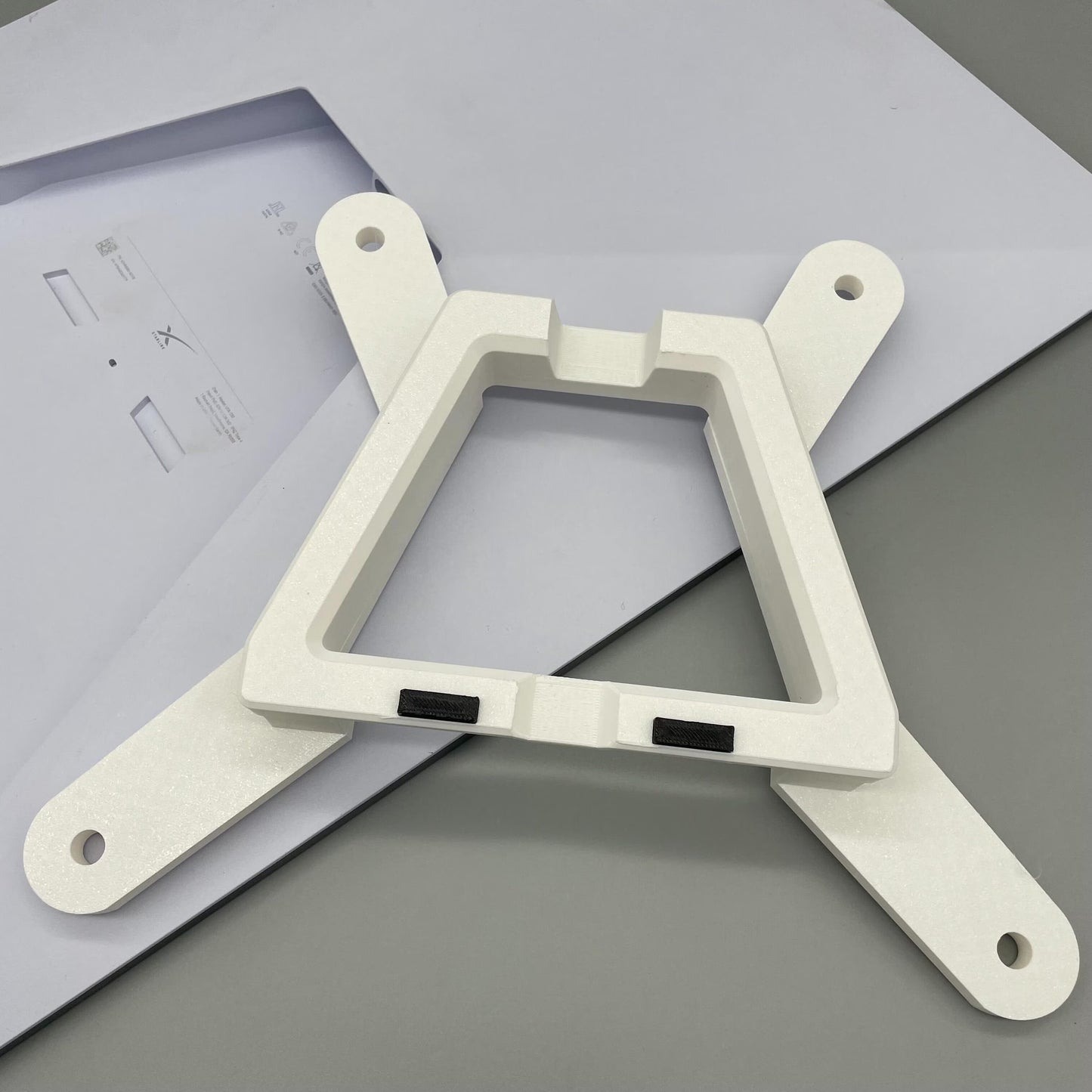 Flat Roof Mount Compatible with Starlink Gen 3 v3 – Ideal for Boats and Slow-Moving Vehicles