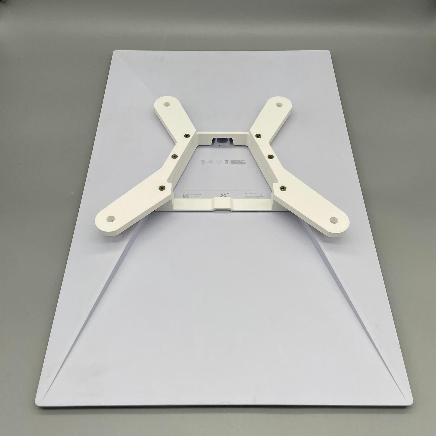 Flat Roof Mount Compatible with Starlink Gen 3 v3 – Ideal for Boats and Slow-Moving Vehicles