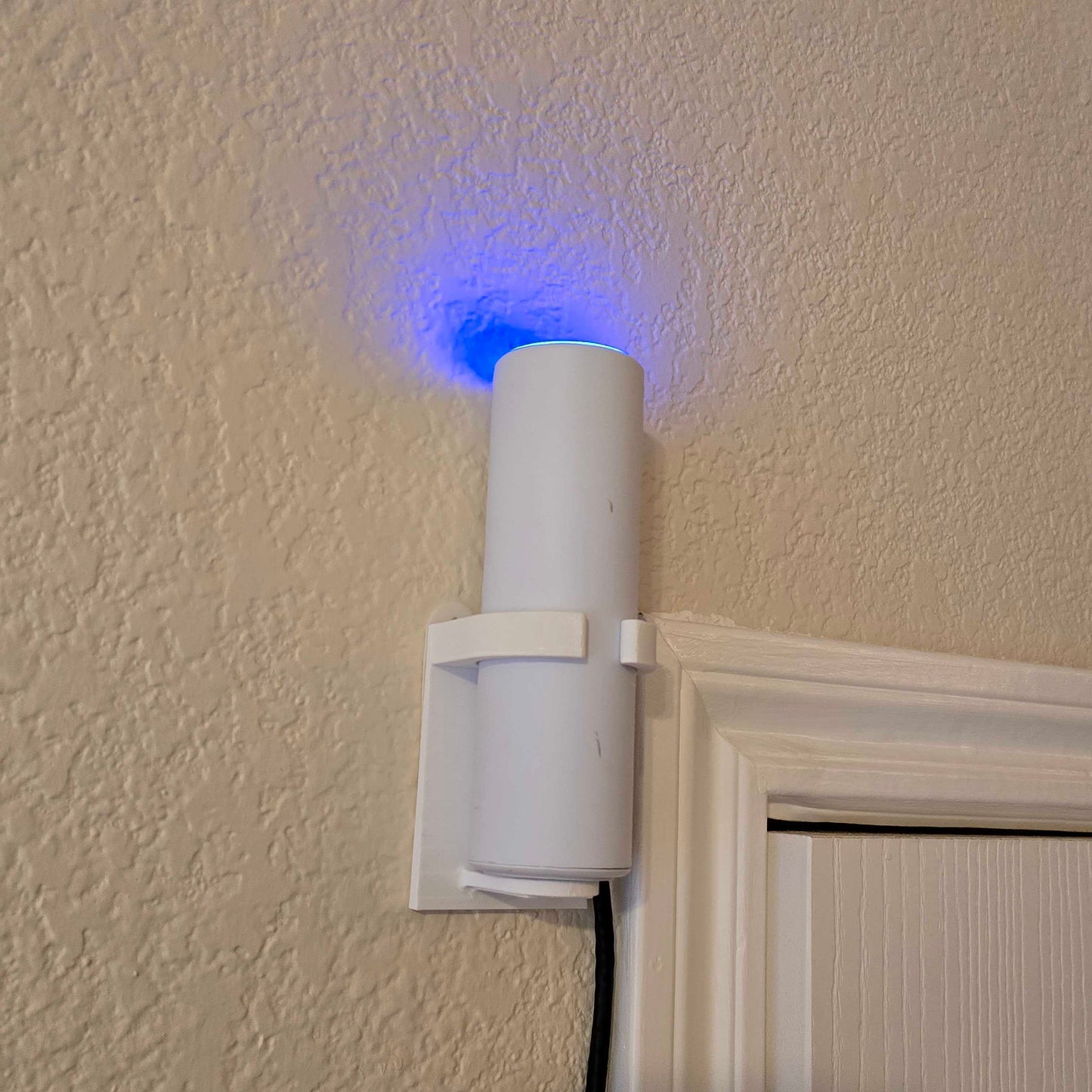 Command Strip Wall Mount for Ubiquiti U6-Mesh, Unifi FlexHD: Simple, Damage-Free