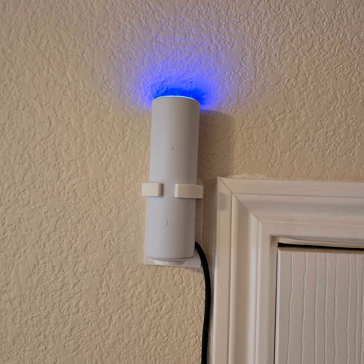 Command Strip Wall Mount for Ubiquiti U6-Mesh, Unifi FlexHD: Simple, Damage-Free