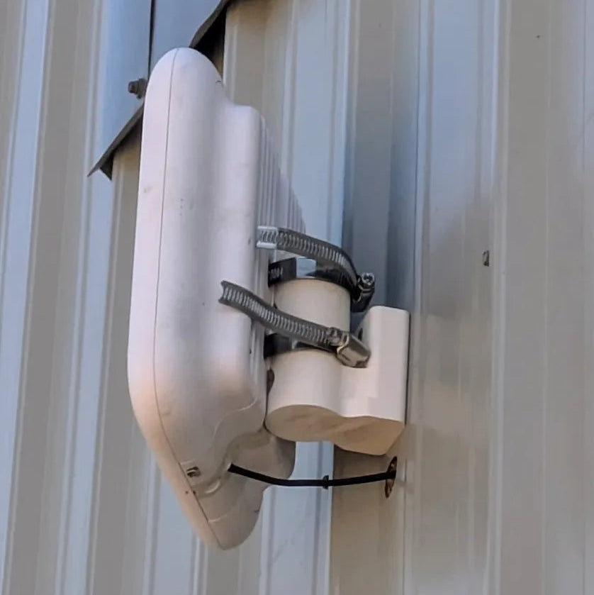 Ubiquiti UniFi U7 Pro Outdoor Weatherproof Pole-to-Wall Mount Adapter